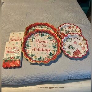 The Pioneer Woman Holiday Paper Plate and Napkin Set - Red and Green